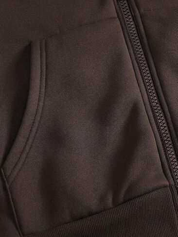 WDIRARA Men's Letter Print Zip Up Drawstring Hoodie Drop Shoulder Long Sleeve Pullover Hooded Sweatshirts with Pocket in Saudi Arabia
