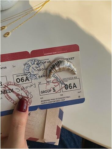 Funny Croissant Brooch Pin - Trendy Croissant Brooch Accessory for Girls, Teens, Women, and Men in Saudi Arabia