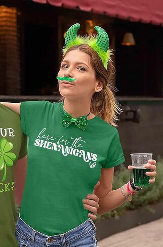 St. Patrick's Day Shirt Women Lucky Shamrock Tee St Pattys Day Irish Tshirt Clover Graphic Short Sleeve Top in Saudi Arabia