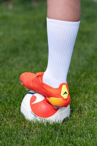 NeoGen Athletics Grip Socks: Superior Grip, Comfort, and Durability for Athletes of All Levels in Saudi Arabia