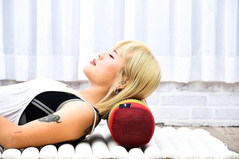 Leewadee Large Yoga Bolster – Shape-Retaining Tube Cushion for Meditation, Bolster for Stretching, Made of Kapok in Saudi Arabia