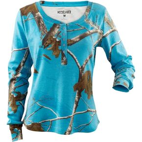 – Ladies Long Sleeve Henley Shirt in Realtree Camo Print