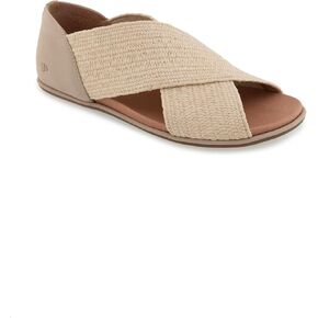 Gentle Souls by Kenneth Cole Women's Laniey Flat Sandal in Kuwait