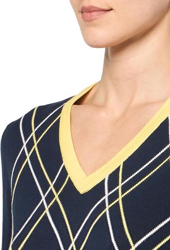 Tommy Hilfiger Women's Classic Fit Lightweight V-Neck Sweater in Saudi Arabia