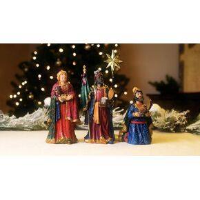 Three Kings Gifts Following the Star Wise Men, Magi with Christmas Star Polystone, Flat Bottom Base for Stability, Home Decorating Nativity Scene Sets & Figures, 4-Pieces, For 12 inch Scale Collection in Kuwait