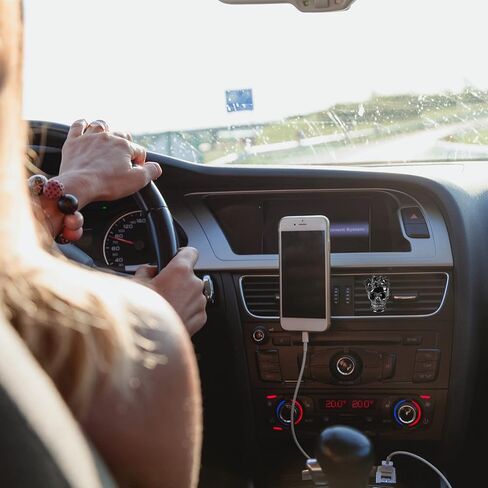 VICASKY مشابك تهوية رأس جمجمة، 3 قطع موزع معطر هواء للسيارة، مشبك تهوية سحري لتزيين السيارات الداخلية، موزع روائح السيارة اللامعة in Kuwait