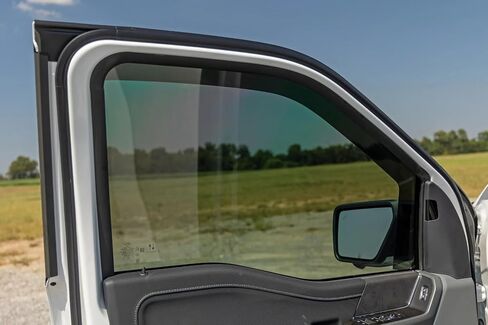 واقيات المطر للنافذة الريفية الخشنة لسيارة Ford F-150 (2015-2024) F-250/F-350 Super Duty (2017-2024) - أقنعة نافذة منخفضة المستوى وواقيات المطر في القناة للشاحنات، 4 قطع. in Kuwait