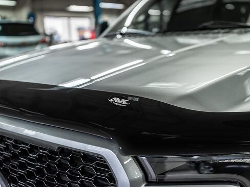 غطاء فتحة التهوية التلقائي [AVS] عاكس الحشرات / درع غطاء المحرك | 2007 - 2013 تويوتا تندرا، 2008 - 2022 سيكويا، حجم متوسط ​​- دخاني، قطعة واحدة. | 23354 in Kuwait