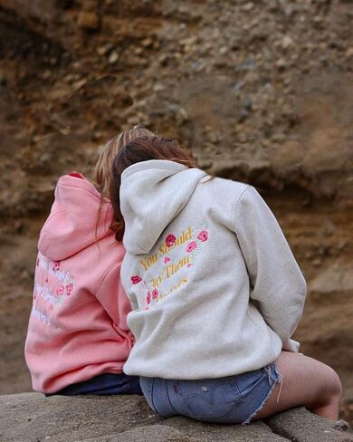 Oversized Graphic Hoodies for Teen Girl Women Cute Y2k Letter Flower Pullover Tops Aesthetic Preppy Sweatshirts in Kuwait