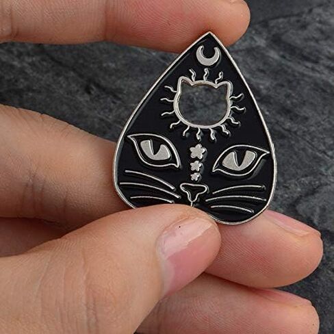 2 Pcs/Set Gothic Black Cat Pet Paw Brooch Enamel Witch Magic Cat Mystical Footprints Triple Moon Star Goddess Brooches Pin Sets Badges for Women Jewelry in Saudi Arabia