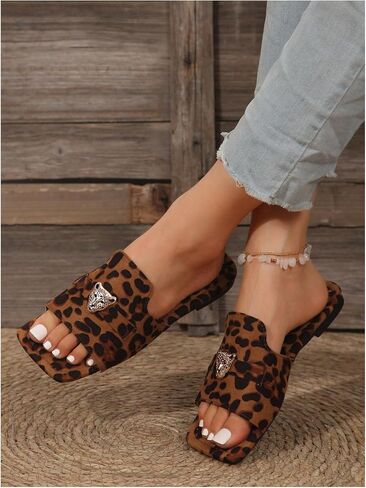 صنادل نسائية من GORGLITTER Y2k Leopard Cheetah مسطحة مربعة مفتوحة من الأمام معدنية مزخرفة in Saudi Arabia