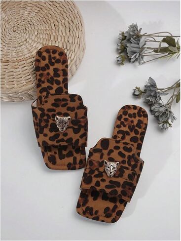 صنادل نسائية من GORGLITTER Y2k Leopard Cheetah مسطحة مربعة مفتوحة من الأمام معدنية مزخرفة in Saudi Arabia