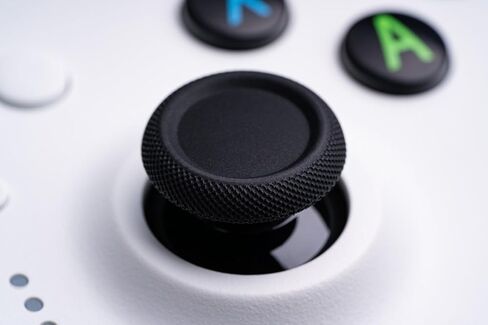 وحدة تحكم سلكية 8Bitdo Ultimate لأجهزة Xbox Series X وXbox Series S وXbox One وWindows 10 وWindows 11 - مرخصة رسميًا (أبيض) in Kuwait