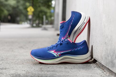 Mizuno Mens Wave Rebellion Flash in Saudi Arabia