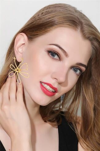 Large Gold Flower Earrings for Women Gold Pearl Flower Earrings Silver Openwork Large Flower Stud Earrings Delicate Line Flower Earrings for Women Jewelry in Kuwait