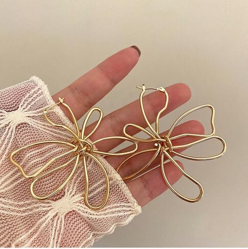 Large Gold Flower Earrings for Women Gold Pearl Flower Earrings Silver Openwork Large Flower Stud Earrings Delicate Line Flower Earrings for Women Jewelry in Kuwait