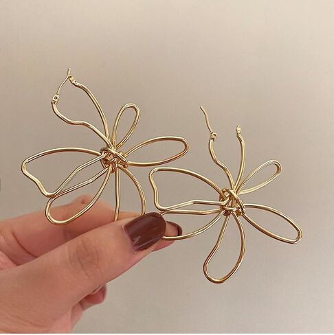 Large Gold Flower Earrings for Women Gold Pearl Flower Earrings Silver Openwork Large Flower Stud Earrings Delicate Line Flower Earrings for Women Jewelry in Kuwait