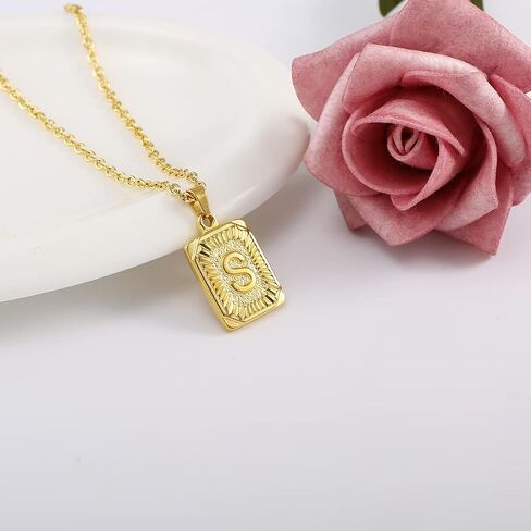 Initial Pendant Necklace 18K Gold Plated Stainless Steel Letter Necklace Personalizd Name Necklace for Women in Kuwait
