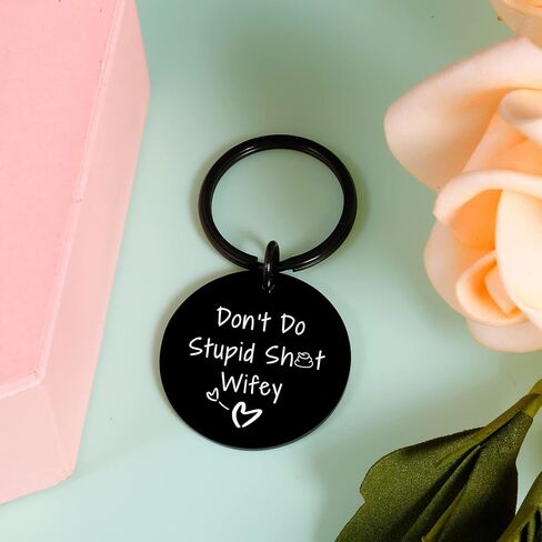 لا تفعل هدية غبية للرجال - سلاسل المفاتيح المعدنية هدايا للزوج الذكر هدايا عيد الحب للرجال البالغين الزوج صديقها من صديقة زوجة الذكرى السنوية سلسلة المفاتيح هدية هدايا عيد ميلاد الجدة in Kuwait