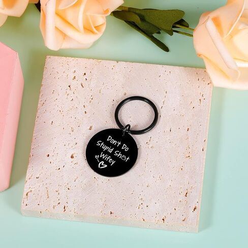 لا تفعل هدية غبية للرجال - سلاسل المفاتيح المعدنية هدايا للزوج الذكر هدايا عيد الحب للرجال البالغين الزوج صديقها من صديقة زوجة الذكرى السنوية سلسلة المفاتيح هدية هدايا عيد ميلاد الجدة in Kuwait