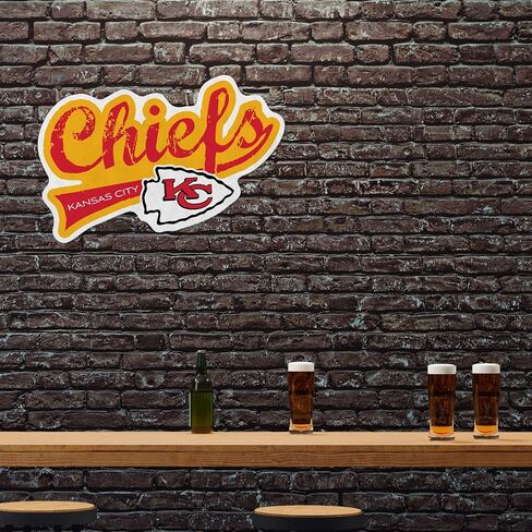 راية كرة القدم من Rico Industries NFL ذات شكل متعثر - ديكور المنزل وغرفة المعيشة - لباد ناعم EZ للتعليق in Saudi Arabia