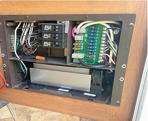 استبدال محول الطاقة iFJF WF-8955-MBA 55 Amp RV لـ WF-8955PEC ومجموعة محول Parallax 7155 المطبقة على بطاريات الرصاص الحمضية تحل محل سلسلة WF-8900-AD in Kuwait