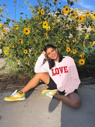 سويت شيرت VILOVE لعيد الحب للنساء، Love Never Fails، هوديي Love Never Fails، بلوفر مسيحي بأكمام طويلة in Kuwait