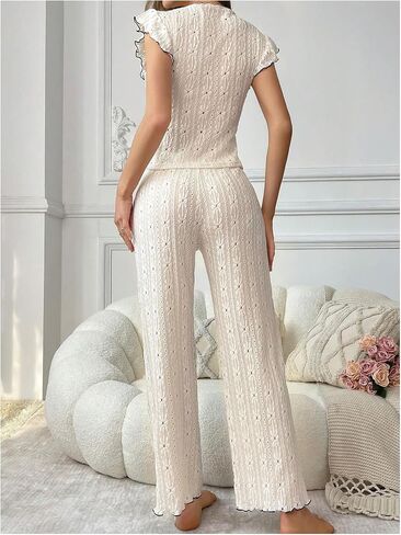 طقم بيجامة نسائي مكون من قطعتين من MakeMeChic مكون من تي شيرت وسروال متباين مزخرف مجموعة Pjs in Saudi Arabia