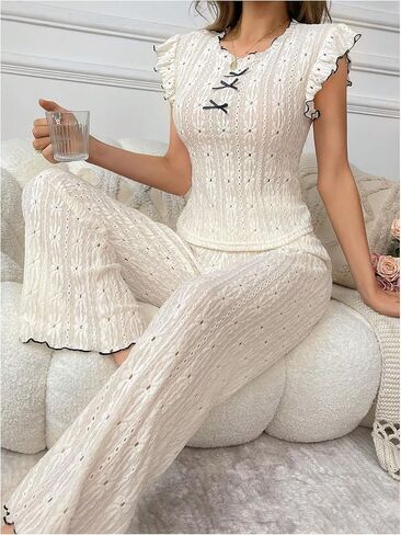 طقم بيجامة نسائي مكون من قطعتين من MakeMeChic مكون من تي شيرت وسروال متباين مزخرف مجموعة Pjs in Saudi Arabia