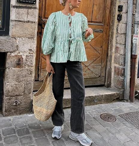 قميص Y2k Peplum للسيدات بأكمام قصيرة منتفخة وبلوزة بفيونكة وربطة عنق مفتوحة من الأمام وبحافة مكشكشة وبلوزات علوية ملابس الشارع in Kuwait