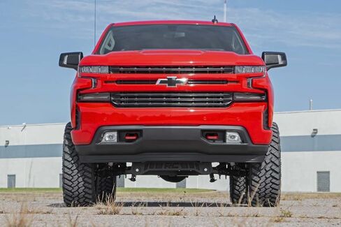 خطافات سحب مزورة مطورة من Rough Country (يناسب) 2019-2020 Chevy Silverado 1500 | يستبدل OEM | أحمر | RS132، أسود in Saudi Arabia