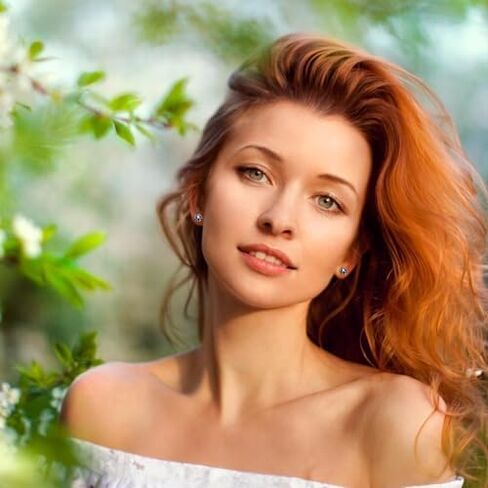 أقراط روز للنساء، الحد الأدنى من أقراط زهرة الورد الأسود أقراط مريحة لا تسبب الحساسية للنساء هدايا مجوهرات in Kuwait