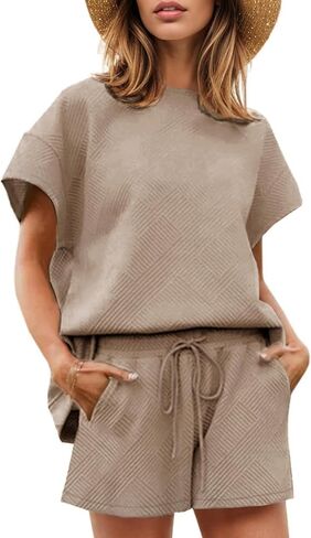 مجموعة ملابس النوم النسائية من Wyeysyt مكونة من قطعتين ملابس متطابقة بأكمام قصيرة وقمصان قصيرة ومجموعة بيجامات كاجوال مع جيوب (كاكي-S)، مقاس صغير in Kuwait