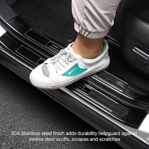 لغطاء واقي عتبة الباب الخارجي من الفولاذ المقاوم للصدأ RAV4، مناسب لسيارة Toyota RAV4 2019 2020 2021 2022 2023 ملحقات الزخرفة ملصق تزيين لوحة حماية دخول الباب الداخلي - حبوب ألياف الكربون in Kuwait