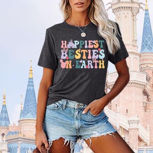 قميص سحري للنساء قمصان المملكة السحرية Bestie on Earth، قمصان الرحلات العائلية، قمصان العطلات بأكمام قصيرة in Kuwait
