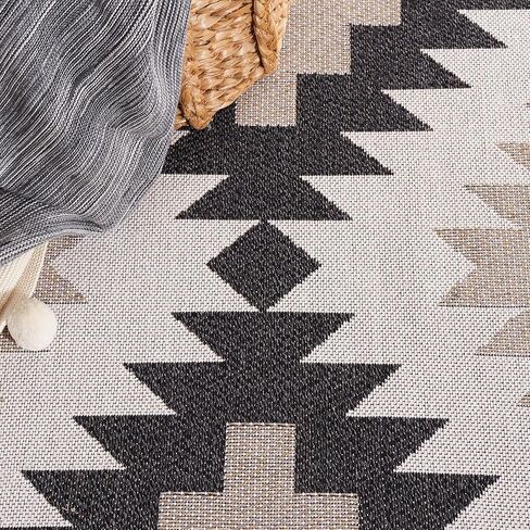 SAFAVIEH Augustine Collection Area Rug - 8' x 10', Beige & Black, Rustic Tribal Design, Non-Shedding & Easy Care, Ideal for High Traffic Areas in Living Room, Bedroom (AGT438B) in Saudi Arabia