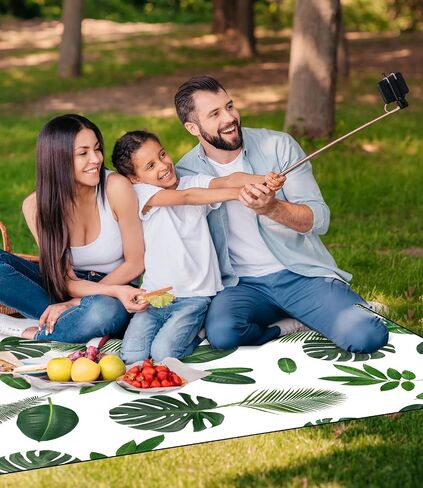 بطانيات DEWUR للنزهة مقاس 79 بوصة × 79 بوصة، بطانية كبيرة جدًا للاستخدام في الهواء الطلق، بطانية شاطئ مقاومة للماء ومضادة للرمال، سجادة للنزهة قابلة للغسل وقابلة للطي ومحمولة للتخييم على الشاطئ في الحديقة العشبية (أخضر مع أوراق الشجر) in Kuwait