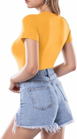 تيشيرتات نسائية أساسية بأكمام قصيرة ورقبة دائرية من MANGOPOP in Kuwait