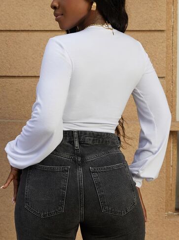 LovelyWholesale المرأة مثير التعادل الجبهة المحاصيل قمم طويلة الأكمام الخامس الرقبة تي شيرت أبيض صغير in Kuwait
