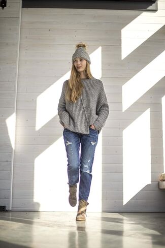 Pistil Women's Beanie in Kuwait
