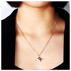 Iaceble Boho Saturn Choker Necklace Gold Planet Pendant Necklace Minimalist Celestial Space Necklace Planet Saturn Chain Necklace Jewelry for Women and Girls