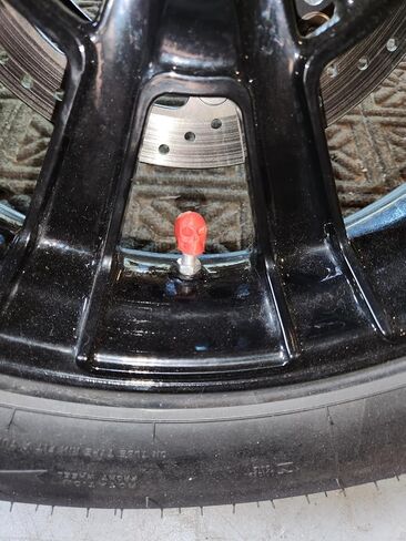 4PCS Skull Valve Stem Caps (Black) in Kuwait