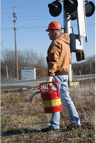 Justrite AccuFlow 7350130 النوع الثاني من الفولاذ المجلفن لنقل وتوزيع علبة آمنة قابلة للاشتعال مع صنبور مرن مقاس 1 بوصة، سعة 5 جالون، أحمر in Kuwait