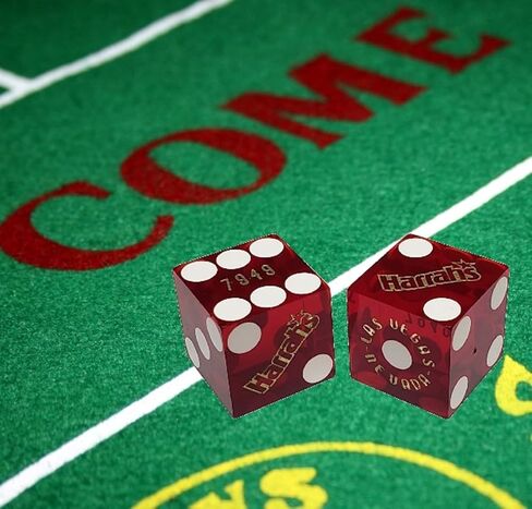 مجموعة من 5 قطع نرد أصلية من كازينو لاس فيجاس مقاس 19 ملم مع أرقام تسلسلية متطابقة (Harrah's (أحمر داكن مصقول)) in Kuwait