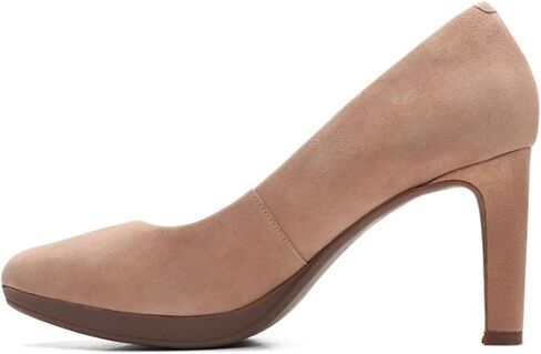 حذاء نسائي من Clarks Ambyr Joy، مصنوع من الجلد باللون الأزرق الداكن، مقاس 7 عرض in Saudi Arabia