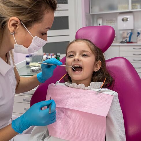 5 قطع من مشابك المرايل المصنوعة من السيليكون الملونة وحامل مناديل للكبار وكبار السن in Kuwait