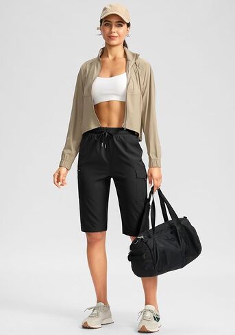 شورت برمودا نسائي طويل بطول 13 بوصة من SANTINY بطول الركبة وسريع الجفاف برمودا للنساء مع جيوب بسحاب in Kuwait