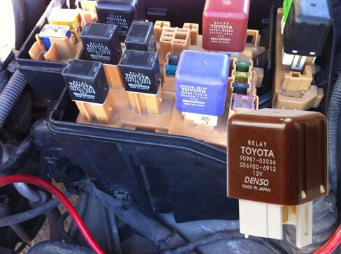 90987-02006 056700-6912 مرحل المصباح 12 فولت 4 دبوس مرحل متعدد الأغراض مناسب لتويوتا لكزس كورولا RAV4 كامري هايلاندر in Kuwait