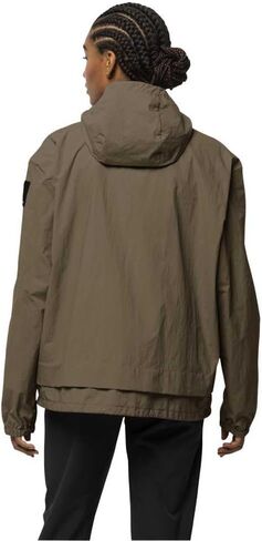 Jack Wolfskin Outerwear in Saudi Arabia