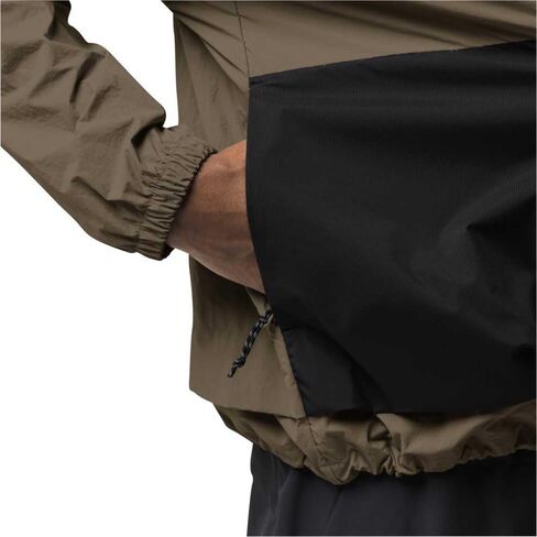 Jack Wolfskin Outerwear in Saudi Arabia